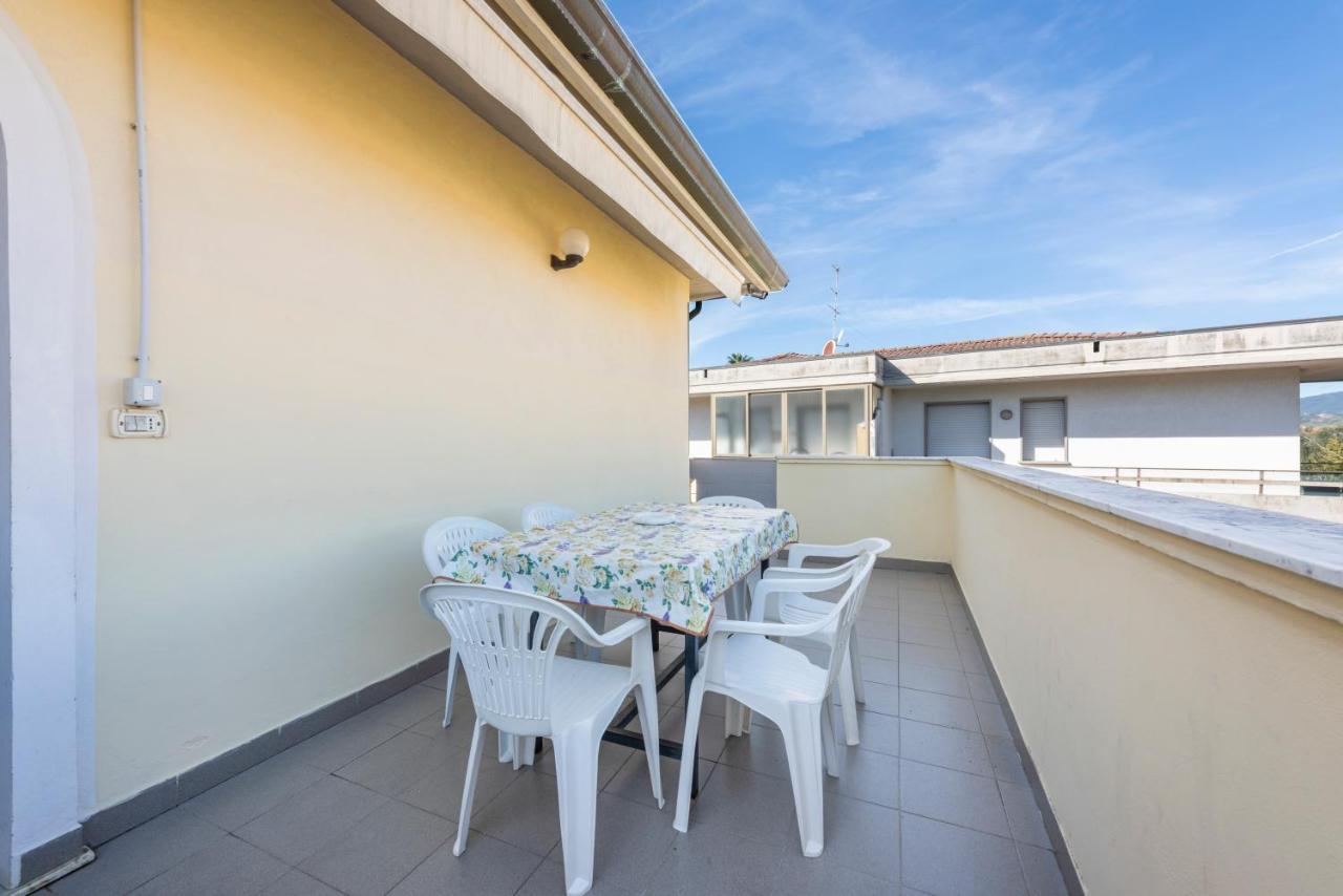 Residenza Tirrenia By Mmega Apartment Marina di Massa Exterior photo