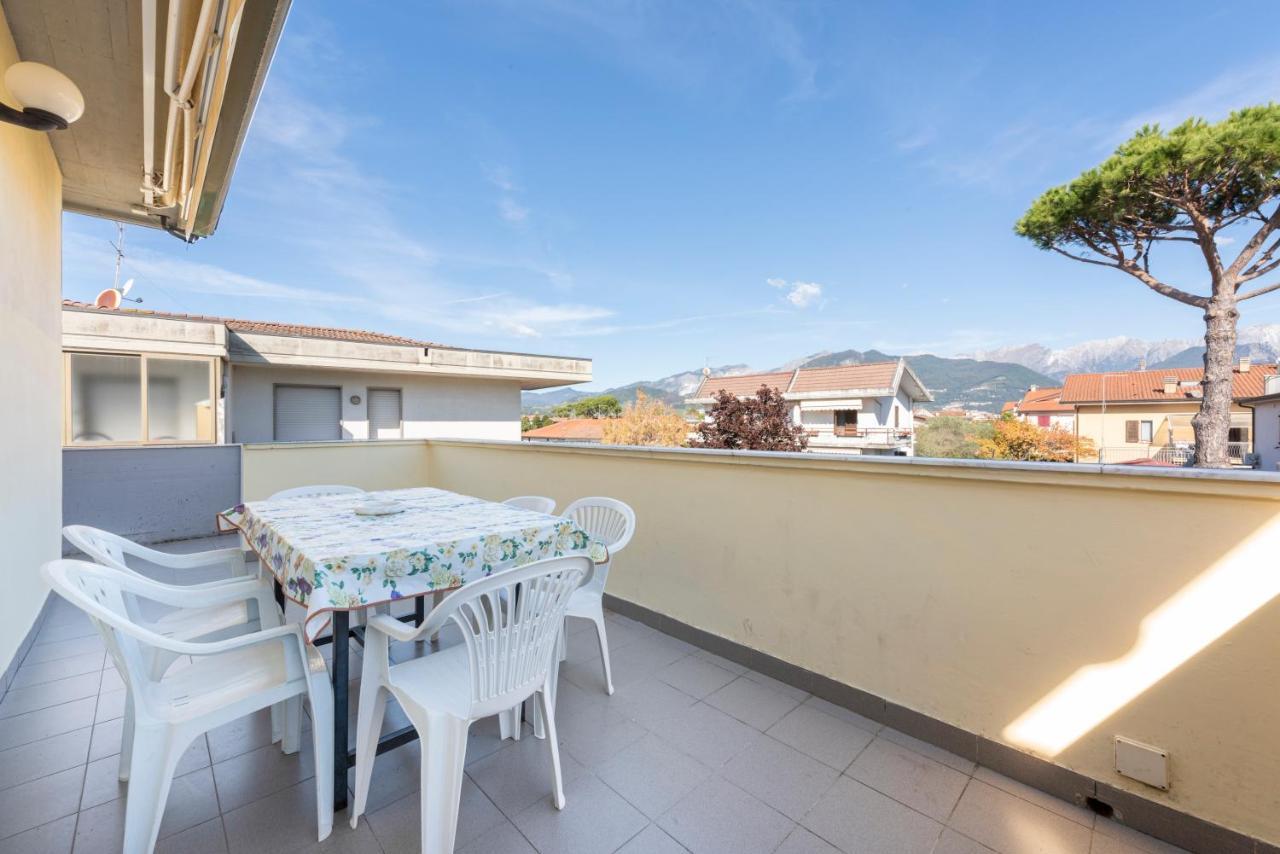 Residenza Tirrenia By Mmega Apartment Marina di Massa Exterior photo